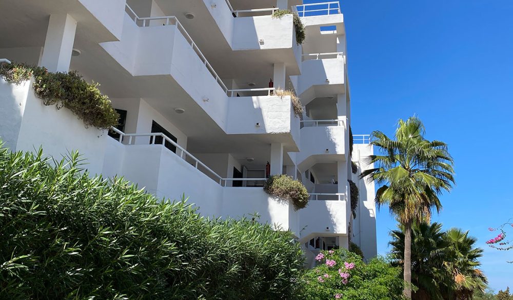 aparthotel-torrent-bay