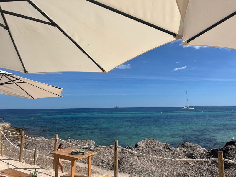 beachclub-ibiza-2025-la-escollera